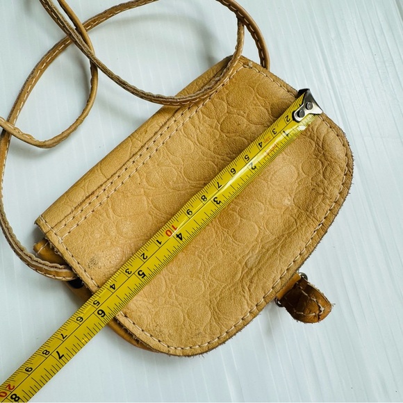 Vintage Mini Tan Leather shoulder with buckle closure - Picture 3 of 7